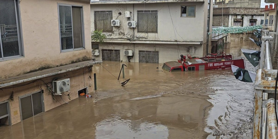 Katastrofa u Pakistanu: Poplave odnose puteve, zgrade i stotine života (FOTO/VIDEO)