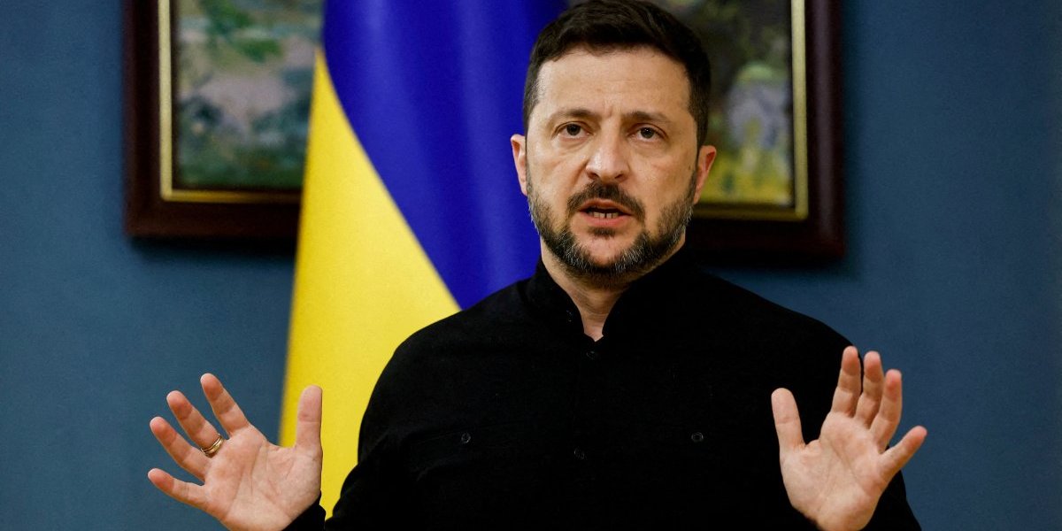 (VIDEO) Šta se dešava sa Zelenskim? Rusi mu pred vratima, a on... I saradnici se zabrinuli