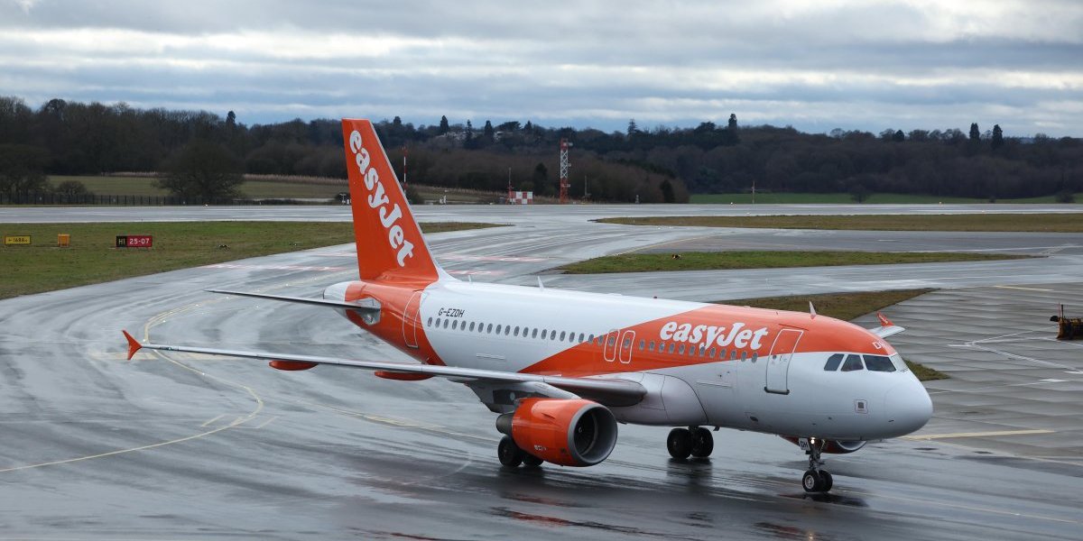 Drama! Dva aviona se sudarila - putnici u panici, aerodrom pun vatrogasnih vozila!