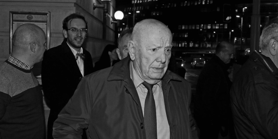 Sahranjen legendarni Den Tana: Brojne poznate ličnosti ispratile bivšeg predsednika Zvezde (FOTO GALERIJA)