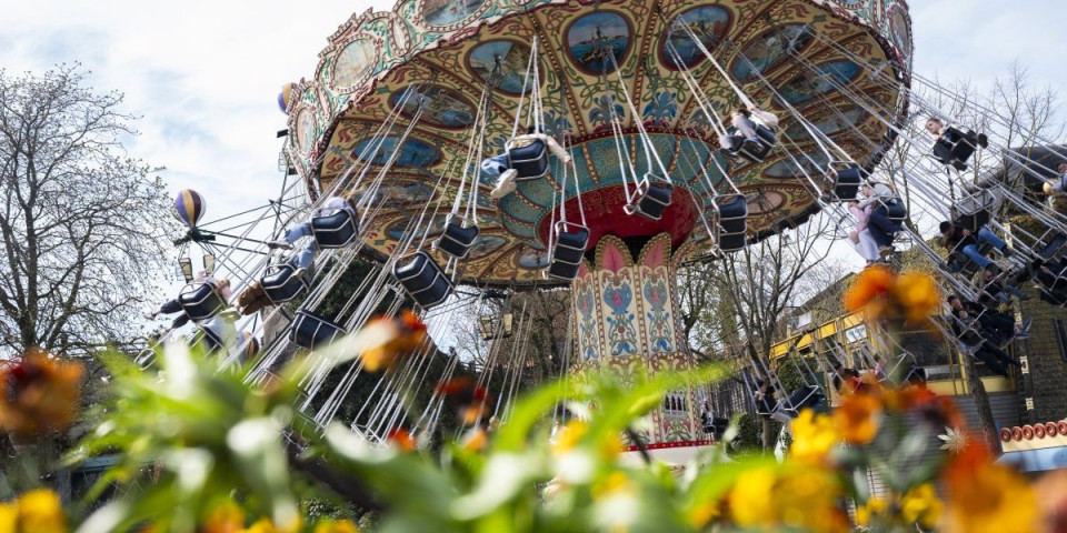 Drama u Grčkoj: Nesreća u luna parku, ljudi lete na sve strane - ima povređenih! Snimak ledi krv u žilama(VIDEO)