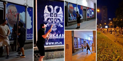 Prostorije Srpske radikalne stranke u Zemunu našle su se na udaru blokadera koji su prolazili pored njih.