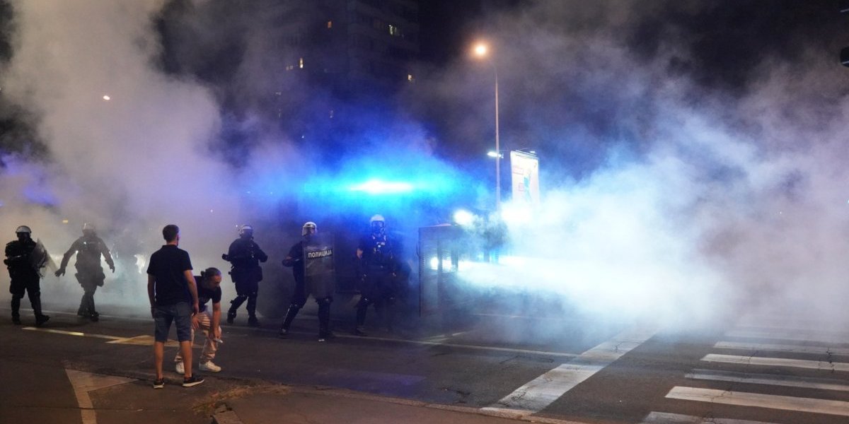 "Veliki uspeh" televizije N1: Uspeli da "proizvedu" samoleteće baklje i kamenice