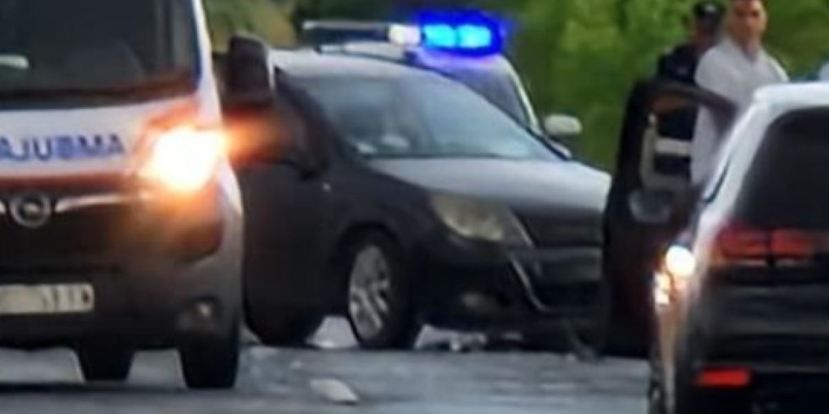 Udes na putu Čurug-Bačko Gradište: Automobil uništen (FOTO)