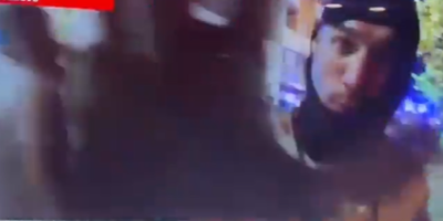 Tokom sinoćnjeg uživo prenosa iz Valjeva mogla se čuti rečenica iz naslova. Dok snimatelj hoda ka vatrogasnom vozilu koje pokušava da ugasi vatru u prostorijama SNS, koje su blokaderi tokom protesta zapalili, on snima blokadere koji trče ka vozilu.