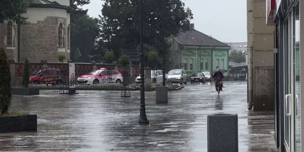 Strahovito vreme pogodilo Srbiju: Udar groma paralisao saobraćaj