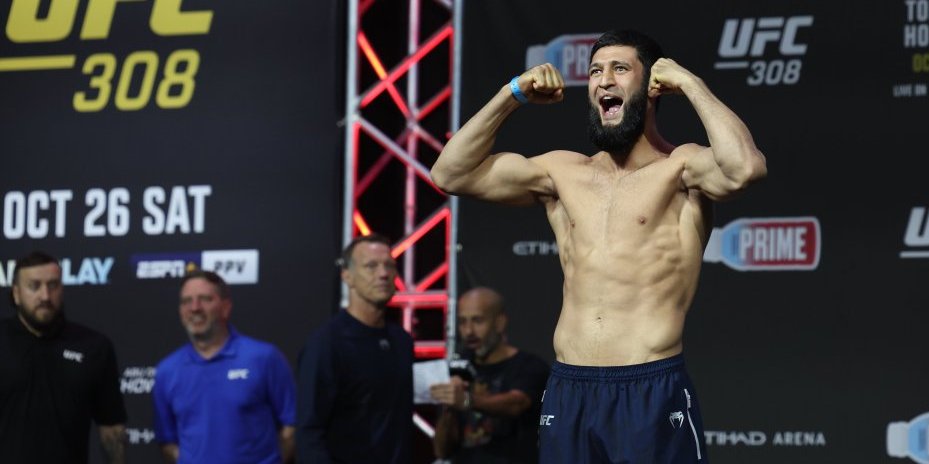 Oktagon je njegovo prirodno okruženje, a protivnik plen - Sivi vuk je novi UFC šampion!