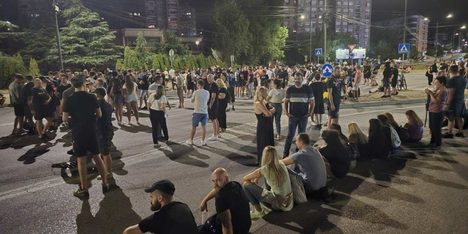 (FOTO) Šok prepiska blokadera: Bukti rat između Niša i Beograda!