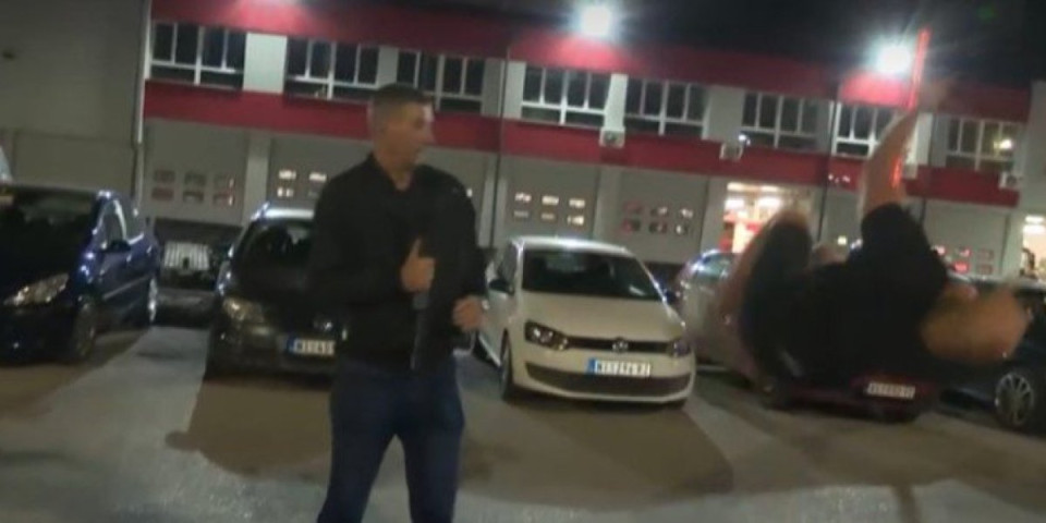 Šta ti bi čoveče? Sam pao, sam se ubio - nikome nije jasno šta je ovaj blokader hteo (VIDEO)