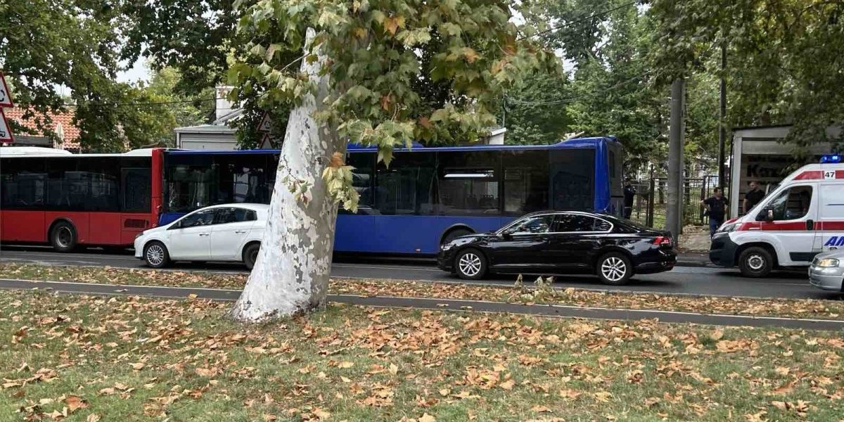 Sudar autobusa na stanici