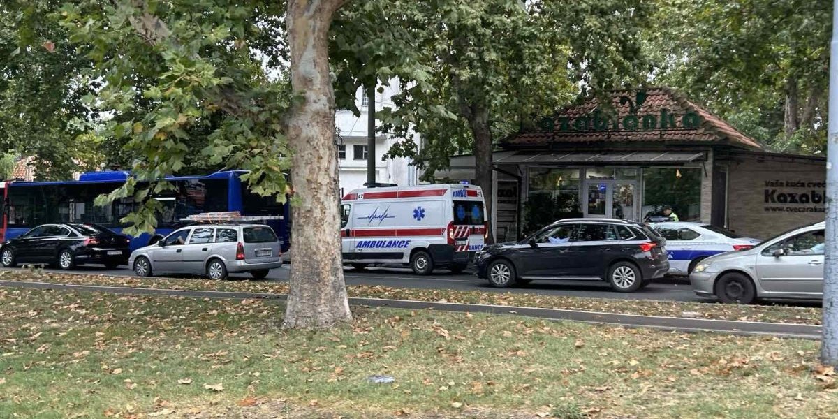 Sudar autobusa u Bulevaru oslobođenja