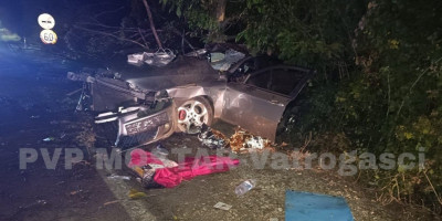 U saobraćajnoj nesreći kod Mostara sinoć je poginula L.H. (16) iz Zenice, saopšteno je iz policije.