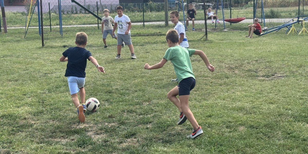 Ovo je za našu decu: Došli iz Beograda da bi šarali Zrenjanin
