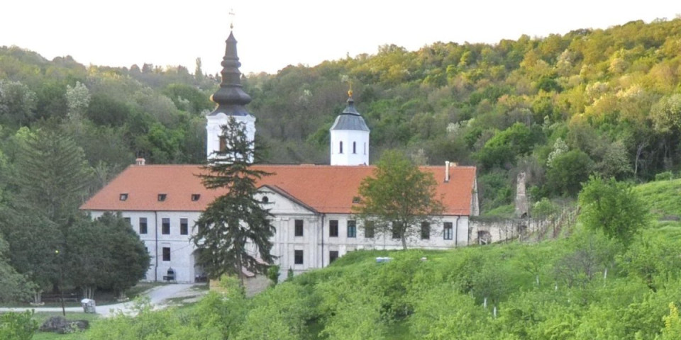 Jedini manastir u Srbiji ima ovo na kupoli: Evo gde se nalazi i šta znači taj simbol (FOTO)