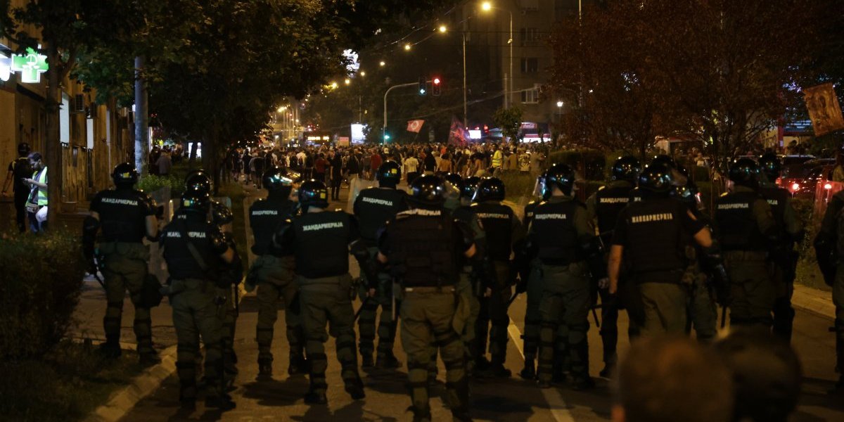 Palo priznanje na N1: Blokader je prskao policiju, ali ne znamo čime! Na Zapadu i u Rusiji bi za ovo dobio žestoke batine i robiju (VIDEO)