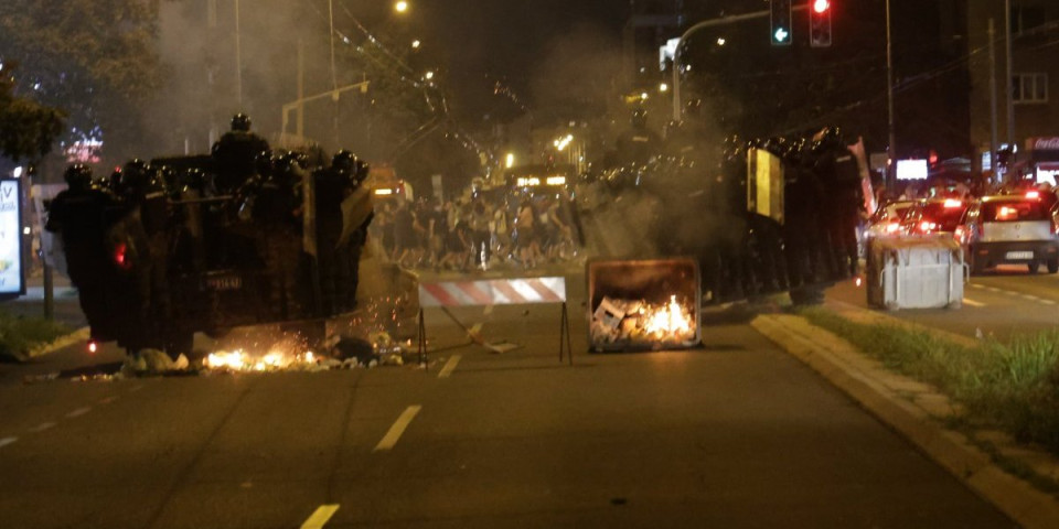 (FOTO) Ovo sebe naziva profesorom sporta i fizičke kulture?! Narod naziva krezavim