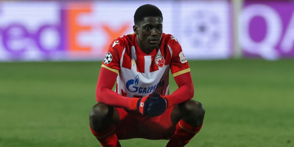 (VIDEO) Đigo, čoveče, šta uradi to? Primljen gol zbog stamenog štopera