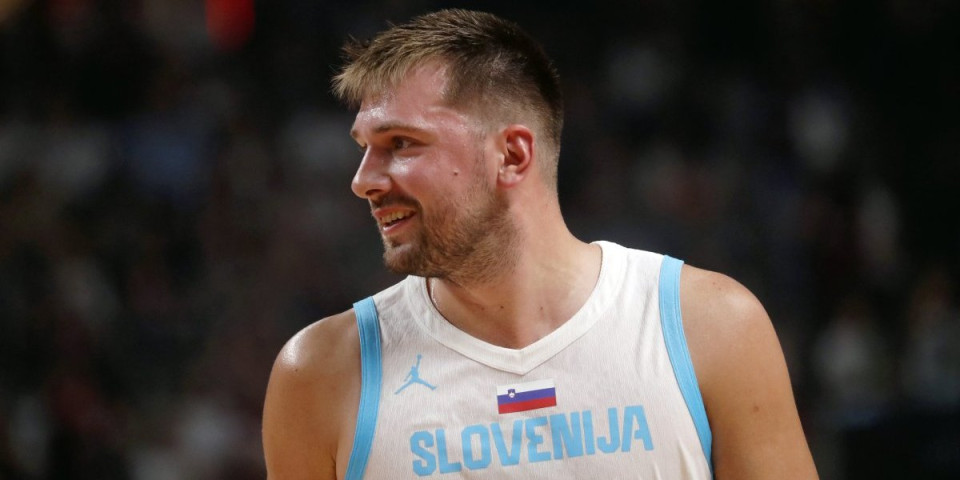 Dončić šikanira saigrače - Naterao Omića da uradi 50 sklekova (VIDEO)