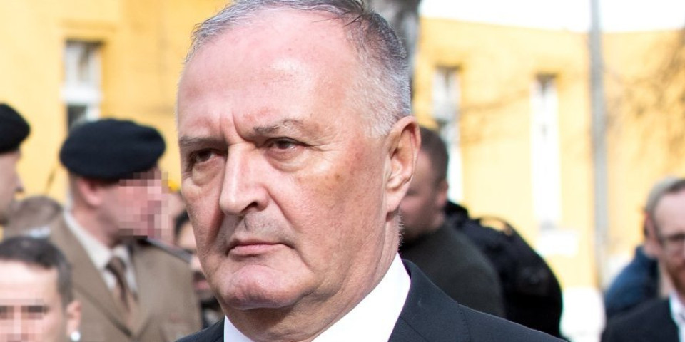 Skandal u BiH: Srbi na nogama - Helezova zabrana vrhunac političkog hira!