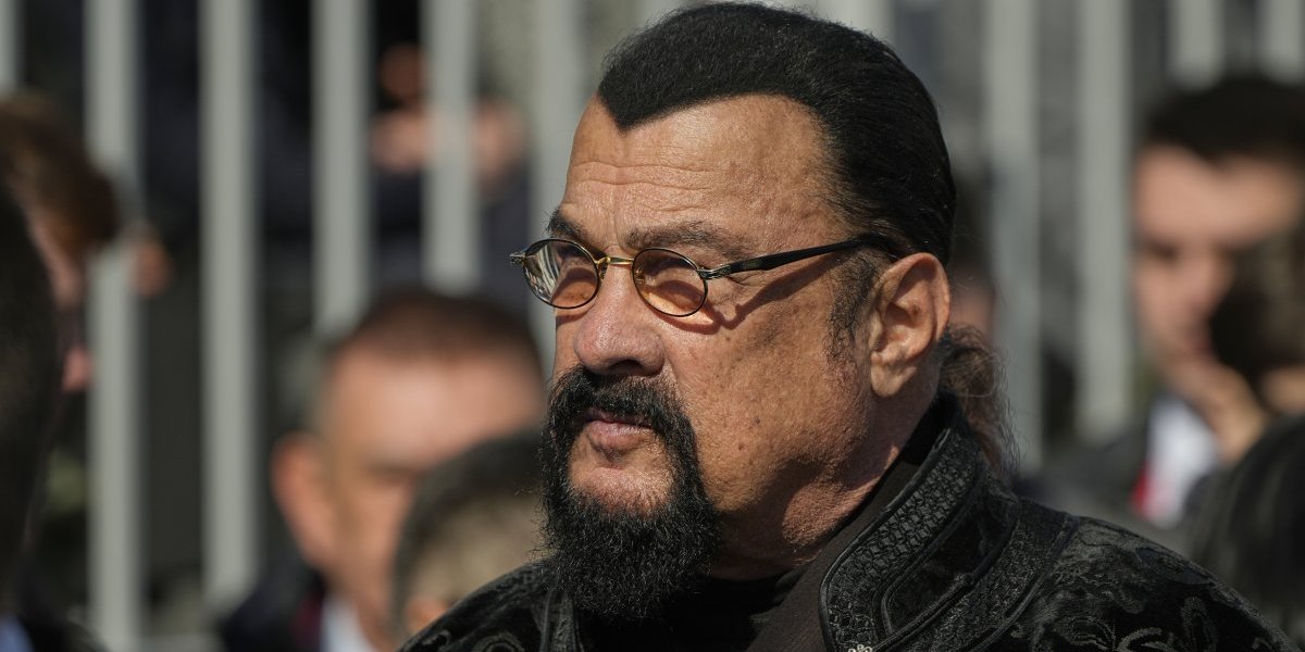 Stiven Sigal stiže u Srbiju: Holivudski glumac snimaće svoj novi film u Beogradu