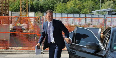 Ministar finansija Siniša Mali odgovorio je potpredsedniku Stranke slobode i pravde Dušanu Nikeziću povodom njegovih kritika na ekonomske mere koje je predstavio presednik Srbije Aleksandar Vučić.