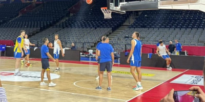 "Orlovi" spremni za generalku: Bogdan namestio ruku, Kari "tera" igrače sa terena (FOTO GALERIJA/VIDEO)