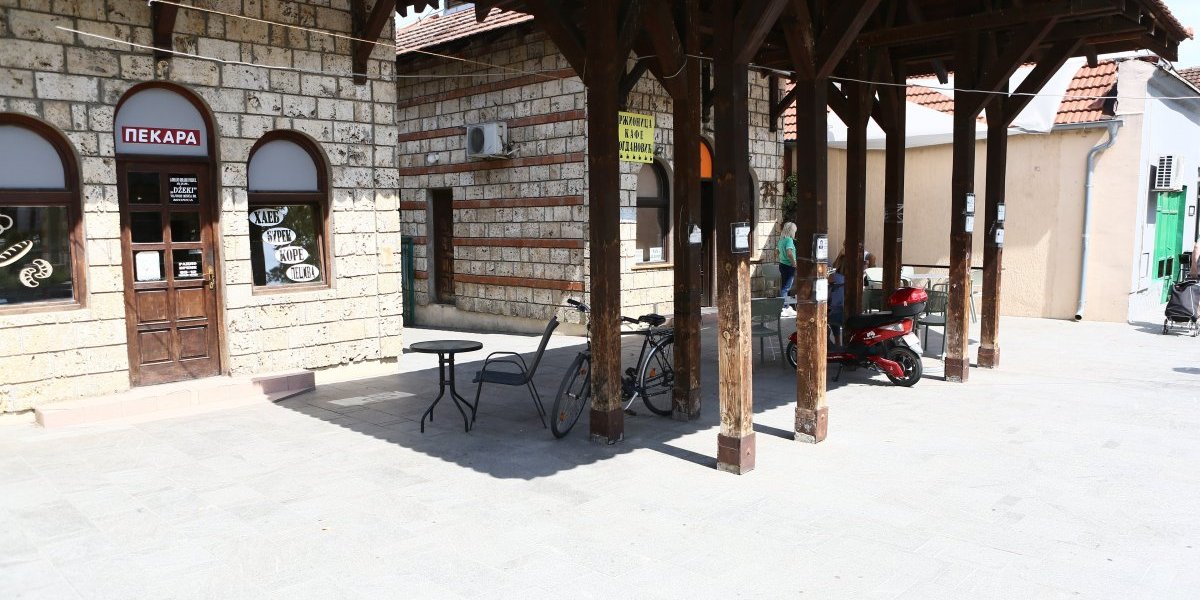 Lokal u kojem su ljudi pomogli povređenom policajcu