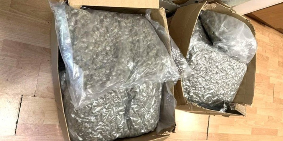 Podignuta optužnica protiv dilera iz Zemuna: Kod njega pronađeno više od 20 kilograma narkotika (FOTO)