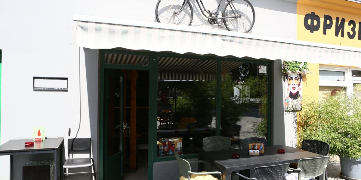 Lokal u kojem su ljudi pomogli povređenom policajcu