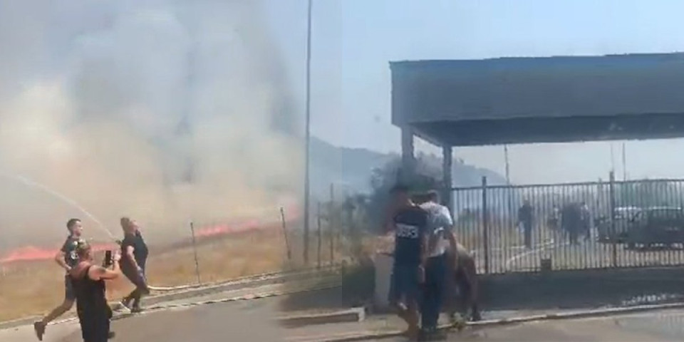 Veliki požar u Doljevcu: Fabrika u vatrenom obruču (VIDEO)