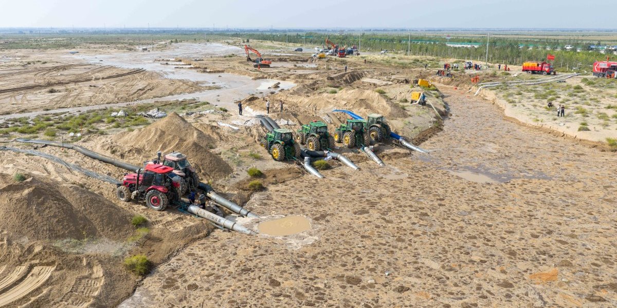 Poplave pogodile sever Kine – poginulo najmanje 12 ljudi, traga se za nestalima (FOTO/VIDEO)
