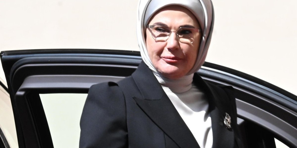Auu... Erdoganova žena napisala pismo Melaniji Tramp: Brutalne reči prve dame Turske!