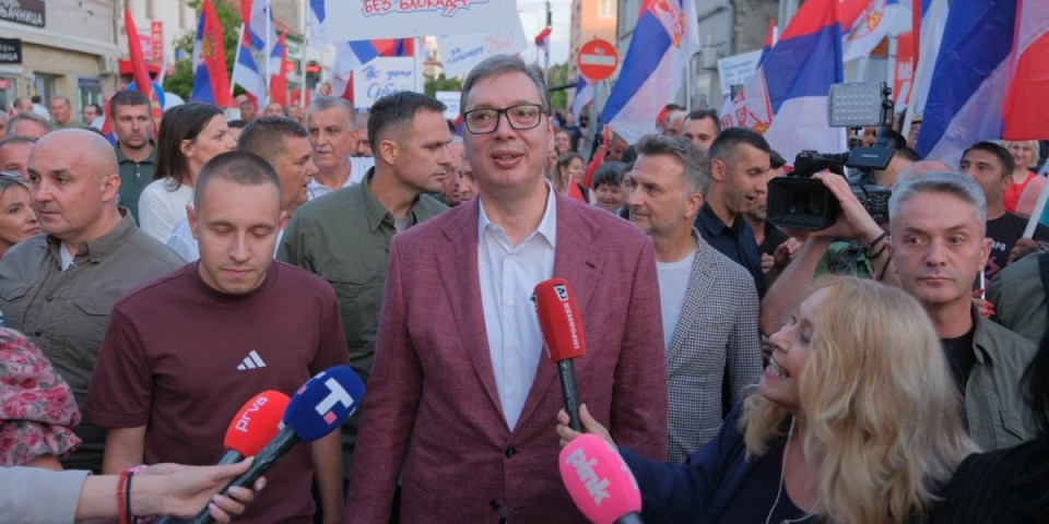 Vučić na skupu u Ubu: Nikome nije potrebno nasilje, treba da negujemo pozitivnu energiju (VIDEO)