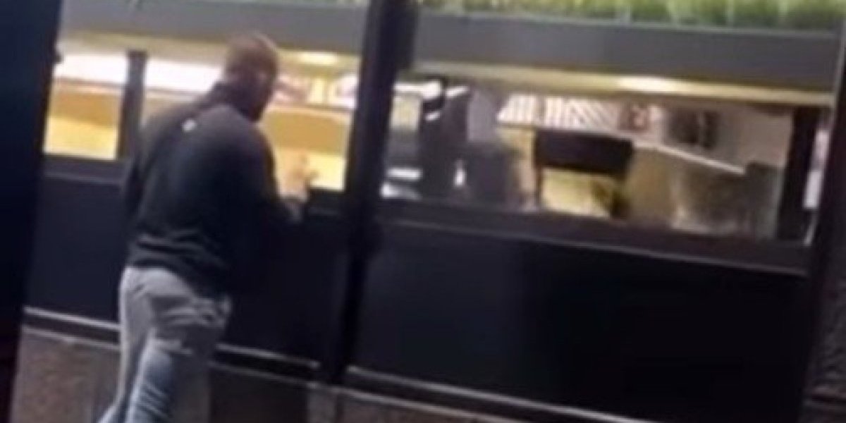 Snimak jezivog napada u Užicu: Nožem izbo četvoricu (VIDEO)