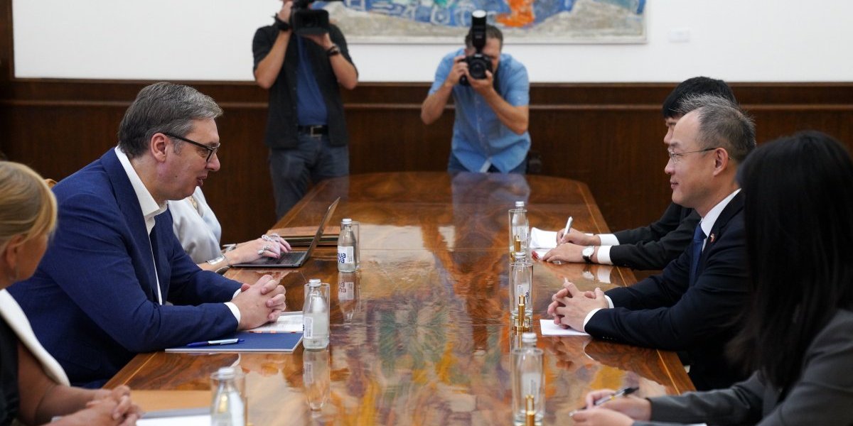 O detaljima predstojećeg susreta sa Si Đinpingom! Vučić se sastao sa ambasadorom Kine (FOTO)