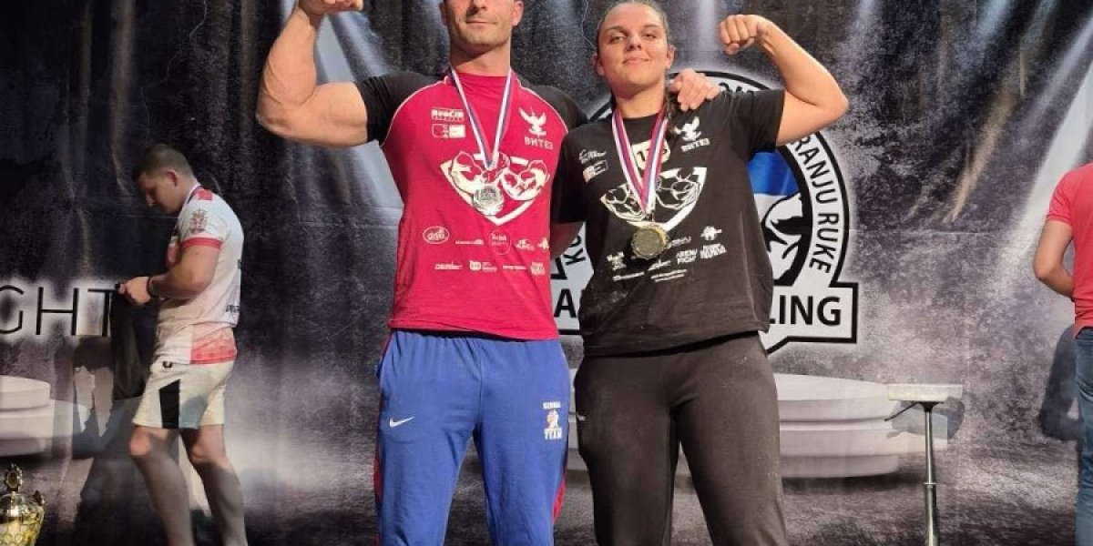 Slobodan Novaković, trener i Lana posle takmičenja 