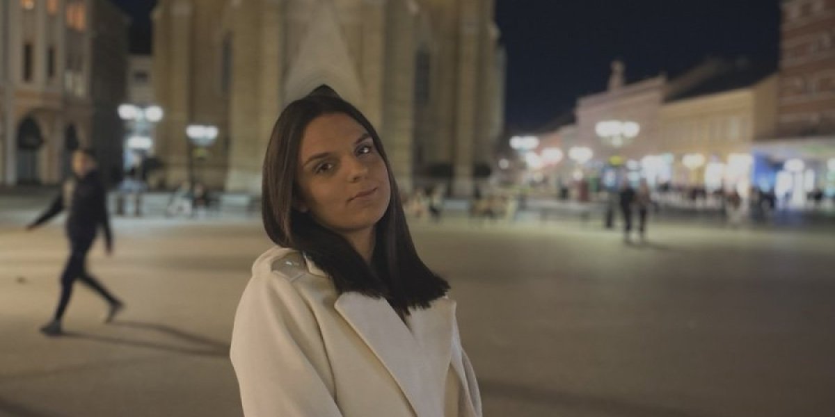 Ova mala je ko kamen: Obara i levom i desnom (VIDEO)