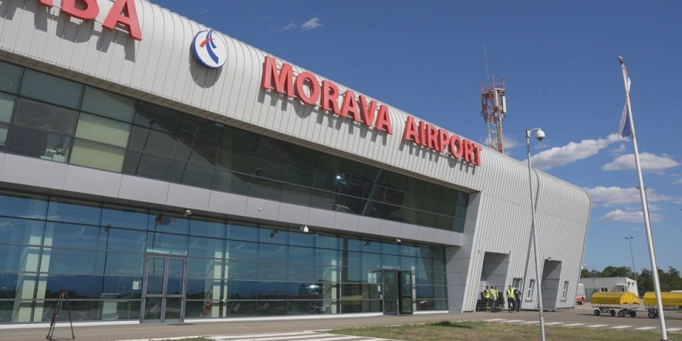 Ispisana istorija u Lađevcima: Neviđena zver sletela na aerodrom Morava (FOTO/VIDEO)