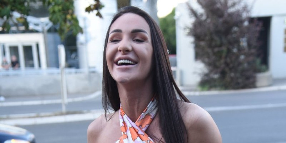 Gladovala da bi uradila silikone: Učesnica "Elite 9" sva u mišićima, ovim se bavila godinama