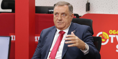 Predsednik Republike Srpske Milorad Dodik izjavio je da američki milijarder Džordž Soroš i njegove organizacije stoje iza obojenih revolucija koje se danas sprovode u Srbiji i nekim drugim zemljama.