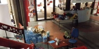 Blokaderi su danas napali, verovali ili ne, tetkice i zaposlene na Filozofskom fakultetu u Novom Sadu!