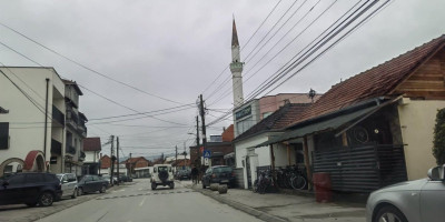 Vlasnik zlatare u Bujanovcu opljačkan je kada je u nedelju uveče sa zlatnim nakitom i drugim dragocenostima krenuo kući.