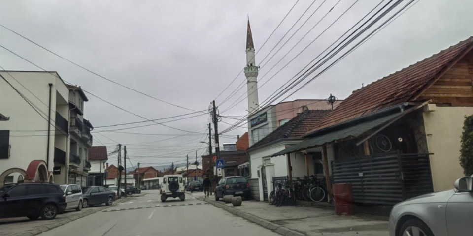 Presreli vozilo sa zlatom: Opljačkan vlasnik zlatare