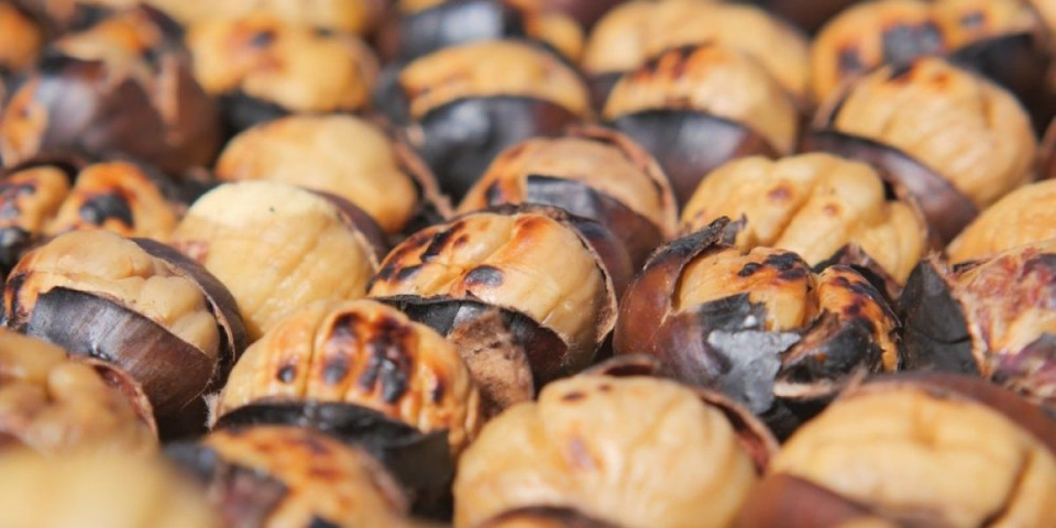 Oprez, rerna može da eksplodira: Jednu stvar morate da uradite sa kestenjem pre nego što ga stavite da se peče