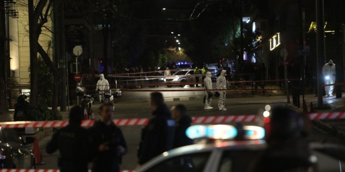 Policajci zavirili u kantu za đubre i frapirali se! Drama usred noći kod Atine, a onda je usledilo još jedan šok!