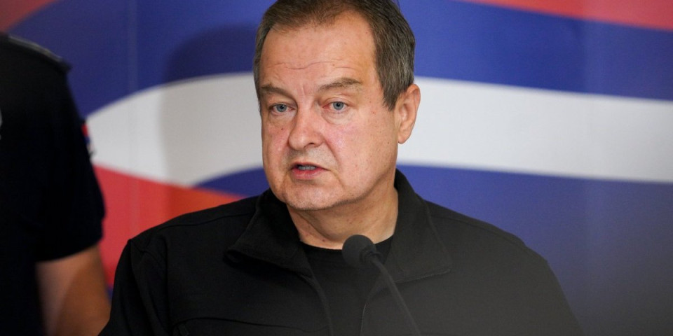 Delili pornografske fotografije dece: Uhapšeni monstrumi širom Srbije - Oglasio se Dačić (VIDEO)