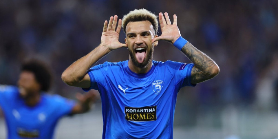 Ovo je skandal: Umesto crvenog kartona sudija "nagradio" Zvezdinog dželata