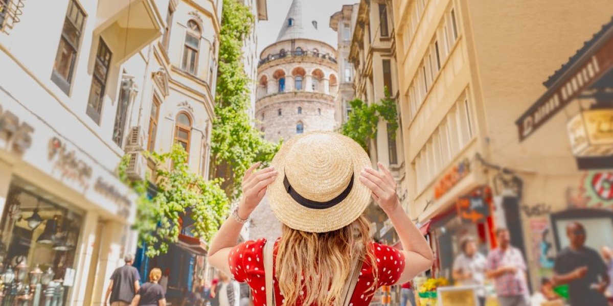 Istanbul avionom u septembru do 400 evra - Grad na dva kontinenta, savršen spoj rustičnog i modernog (FOTO)