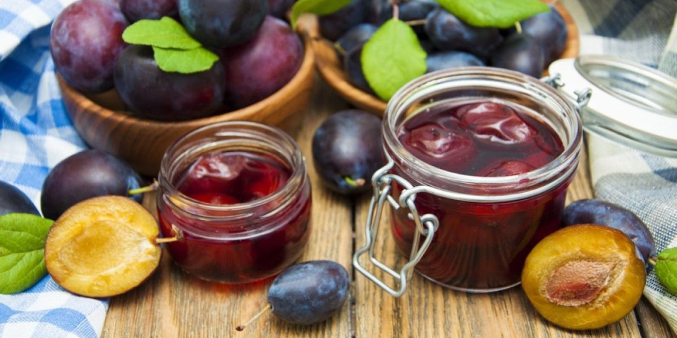 Ogulite šljive za slatko bez muke: Jednostavan trik za kojim su domaćice poludele