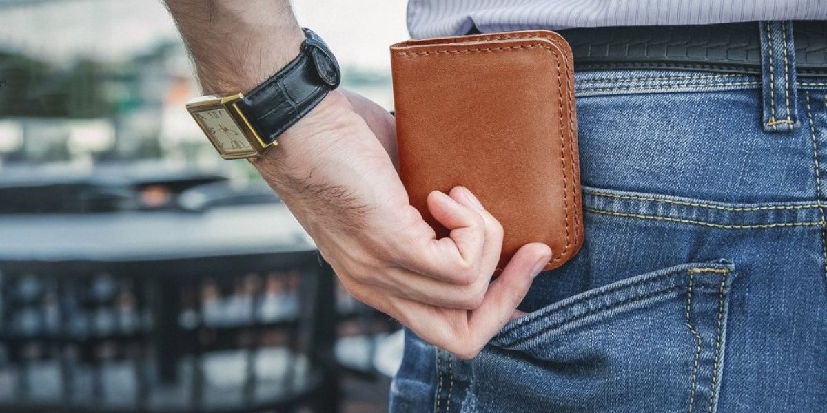 2 horoskopska znaka će bankrotirati do 12. septembra: Pomračenje Meseca u Ribama će ih dokrajčiti